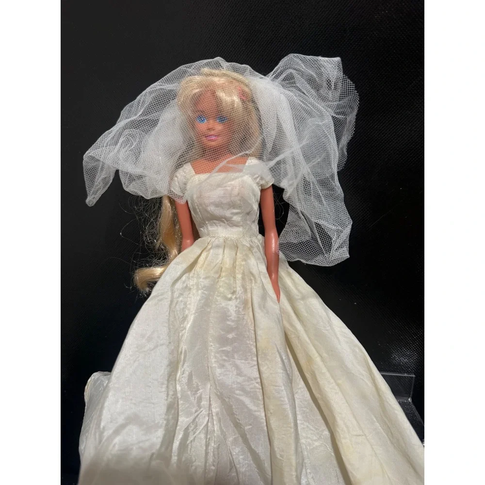 Vintage Mattel Barbie Bride Doll 1966 Body Blonde Hair Cream Wedding Dress Veil